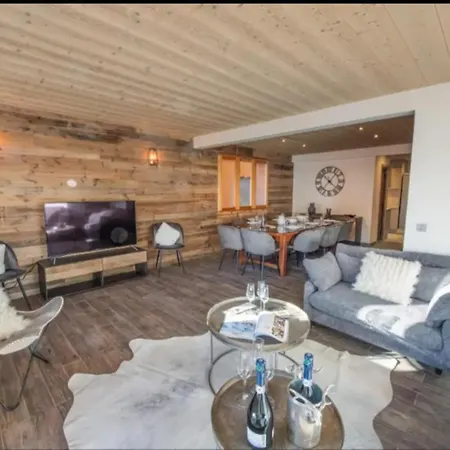 Chalet 24 Pers Sur La Route Du Tour